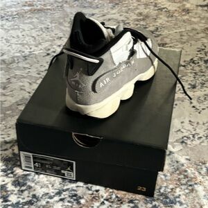 Jordan Kids Shoes - Gray and White